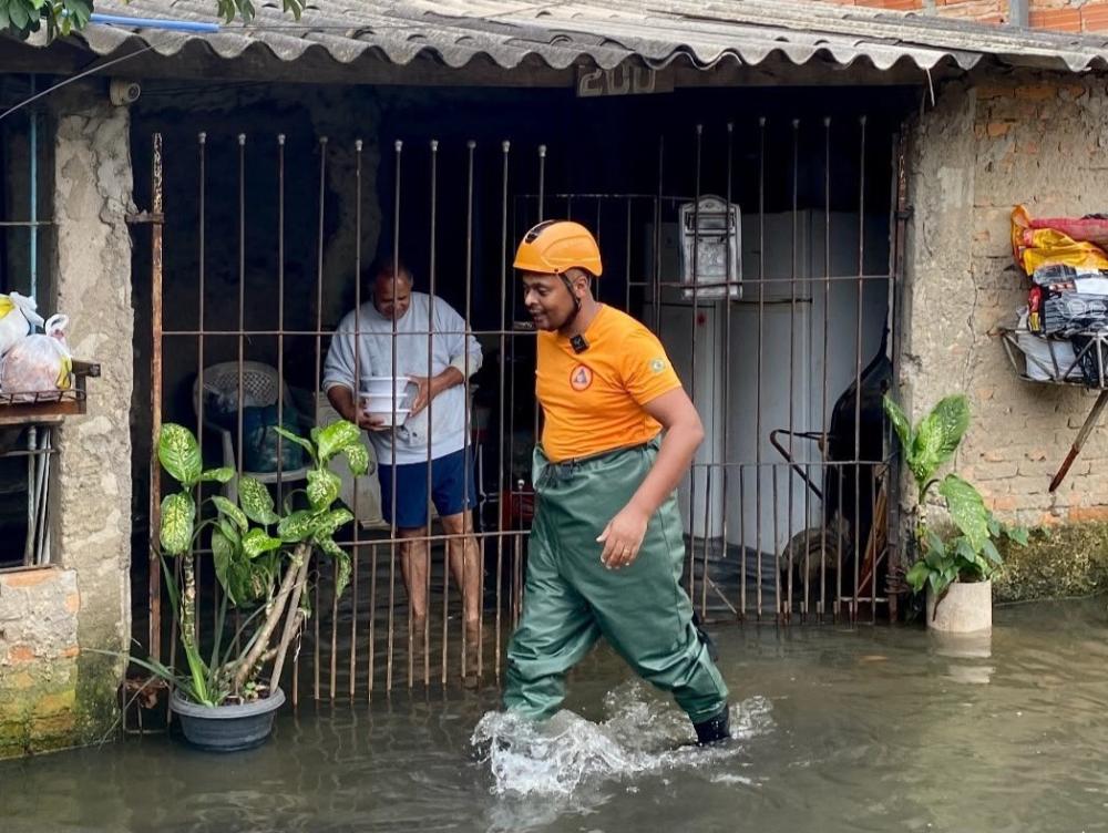 O trabalhador poderá sacar até R$ 6.220 por conta vinculada, limitado ao saldo disponível. Também é necessário respeitar o intervalo mínimo de 12 meses entre saques realizados pelo mesmo motivo.