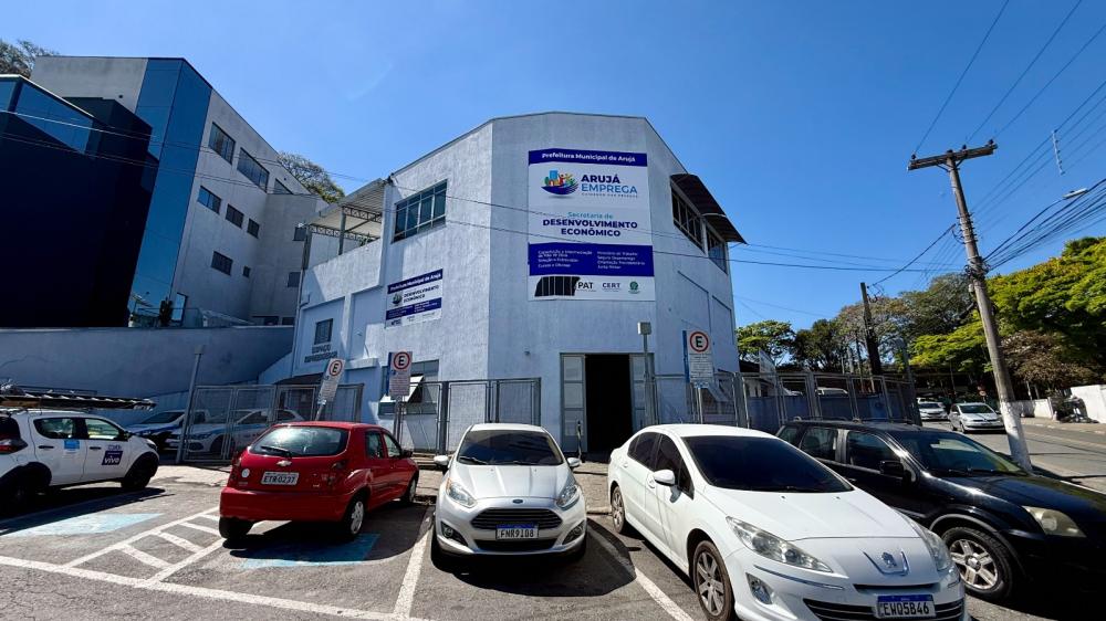 Os interessados devem comparecer ao Arujá Emprega, localizado na Rua Adhemar de Barros, nº 60, no Centro. O atendimento ocorre de segunda a sexta-feira, das 8h às 17h