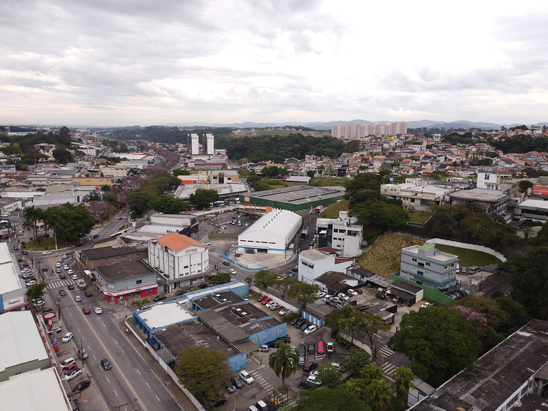 O concurso é voltado a fotógrafos profissionais e amadores que desejam mostrar, por meio de imagens, a beleza e a identidade de Arujá. Cada participante poderá inscrever uma fotografia que destaque os cenários e os encantos da cidade.