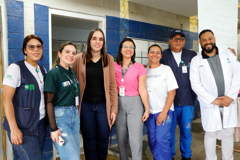 A iniciativa integra as ações de conscientização realizadas durante o mês de outubro, dedicado à saúde da mulher, e busca aproximar as orientações da população por meio de atividades culturais, educativas e de diálogo