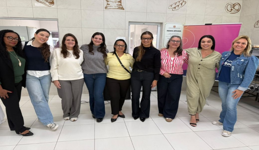 Os participantes concluíram capacitações em diferentes áreas, com o objetivo de ampliar as oportunidades de trabalho, fortalecer a autonomia financeira e estimular o empreendedorismo.