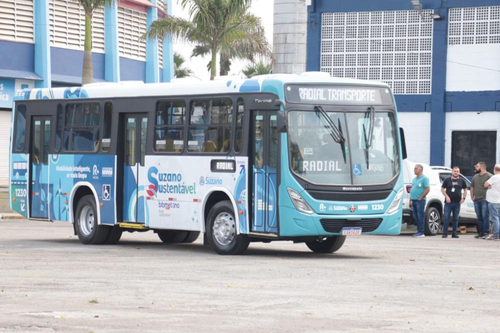 A iniciativa integra o programa Suzano Sustentável, que busca modernizar o transporte público e diminuir os impactos ambientais por meio da utilização de combustíveis mais limpos.